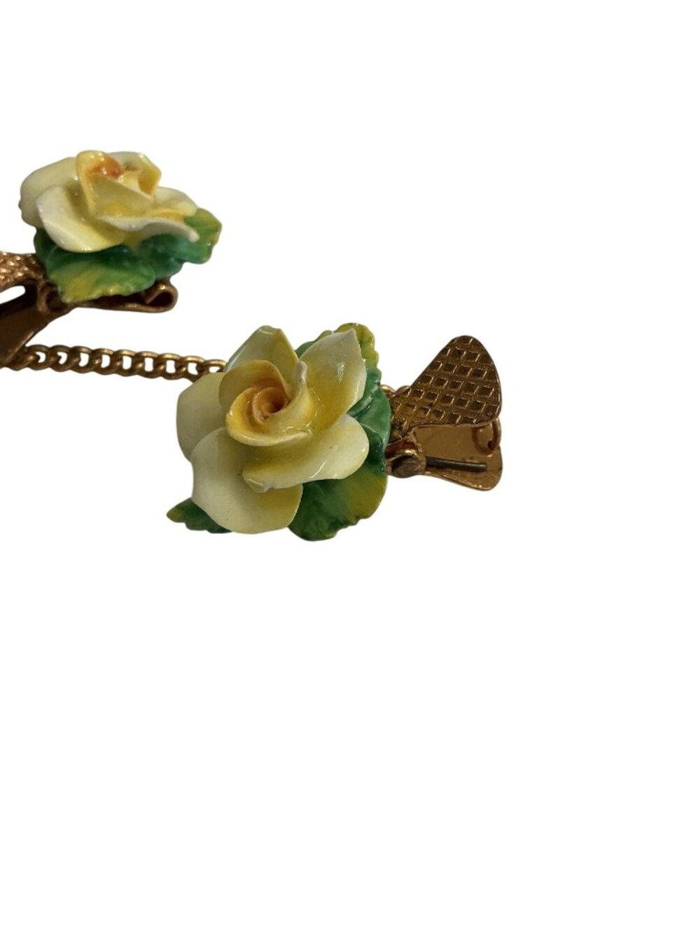 Vintage Porcelain Yellow Rose Sweater Clip With Gold-Tone Chain And Textured Cli - Picture 9 of 10